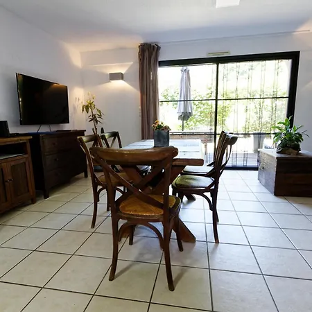 Nature Et Tranquillite 梅桑热